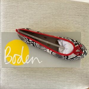 Boden Black and Red Flats with snake skin Pattern size US 7.5 UK 38.5